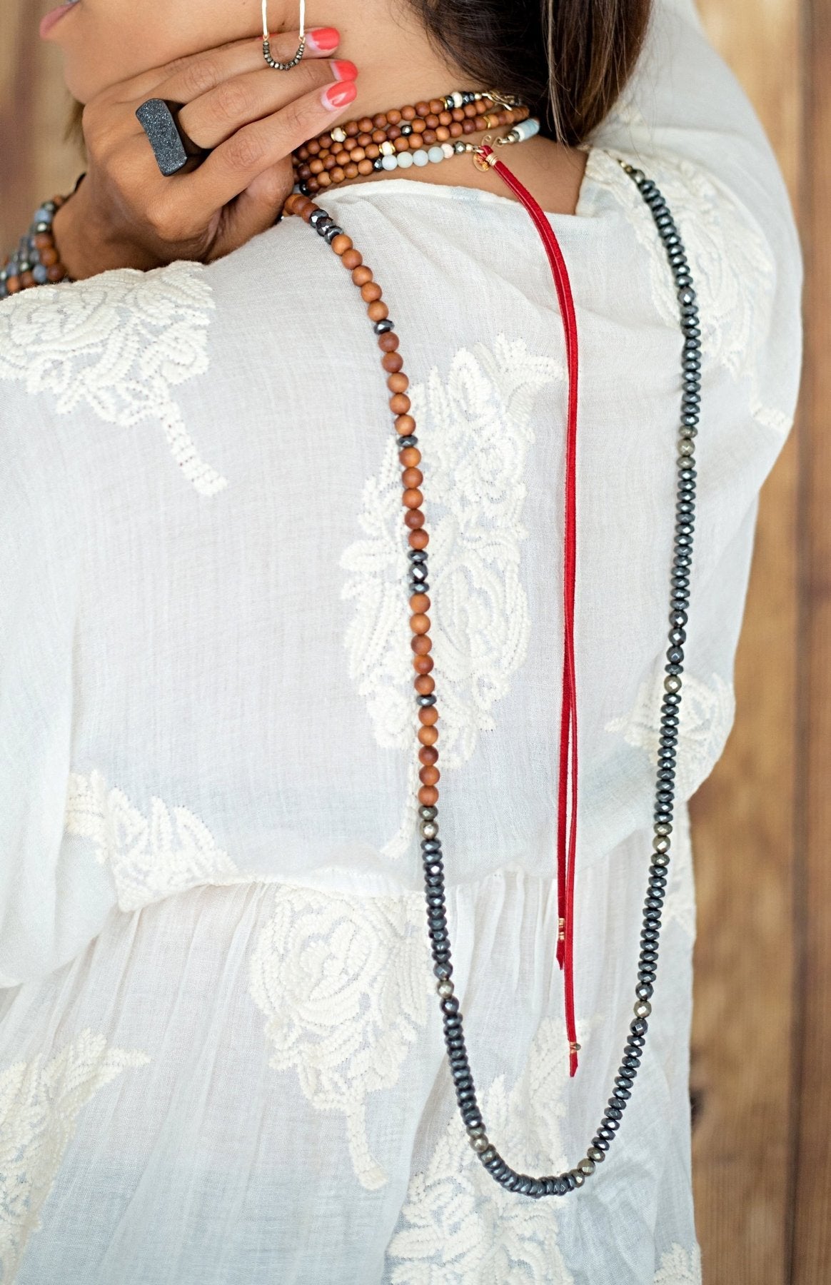 Sandalwood Hematite Neck Garland