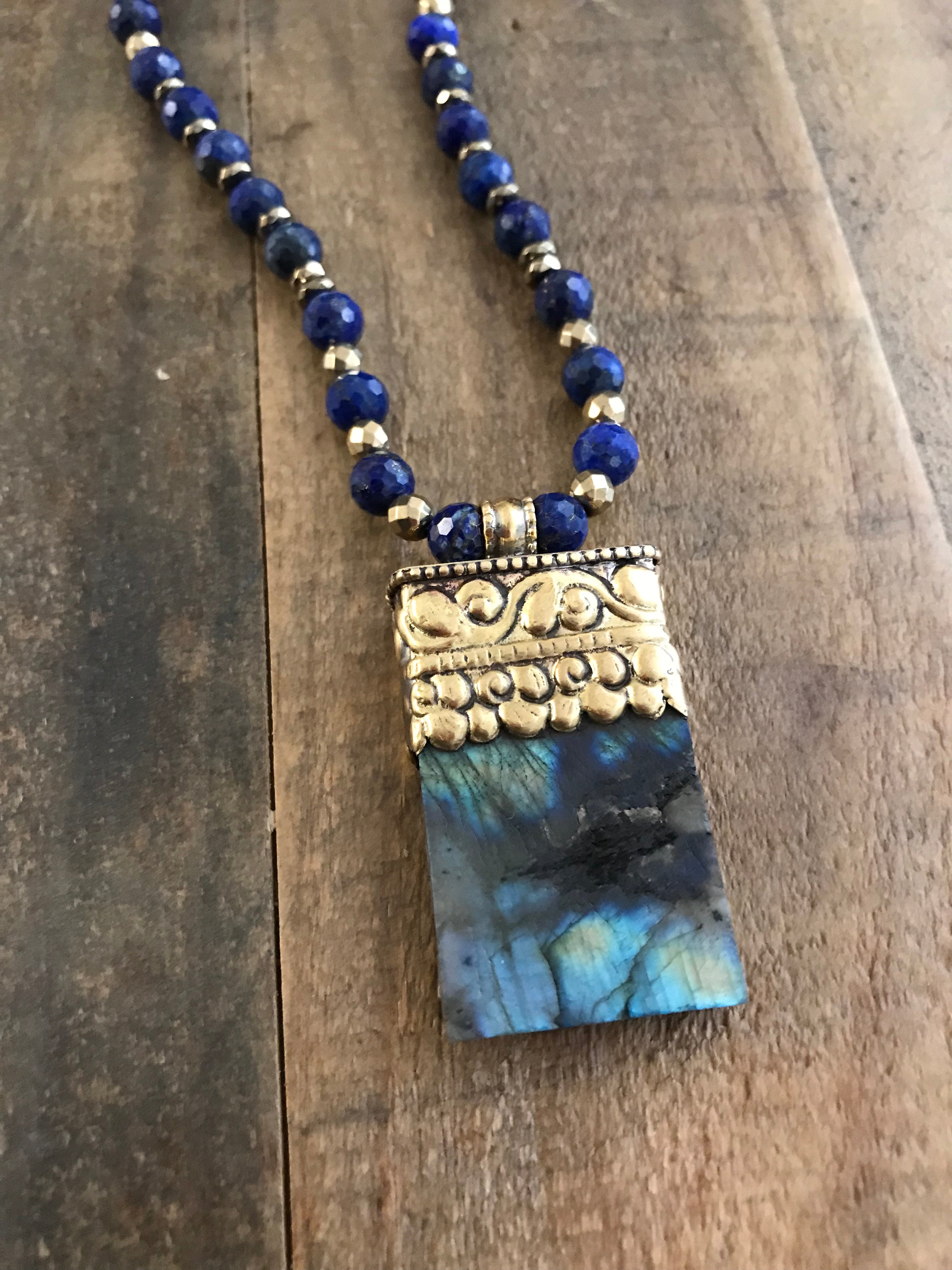 Lab n’ Relic NeckGarland