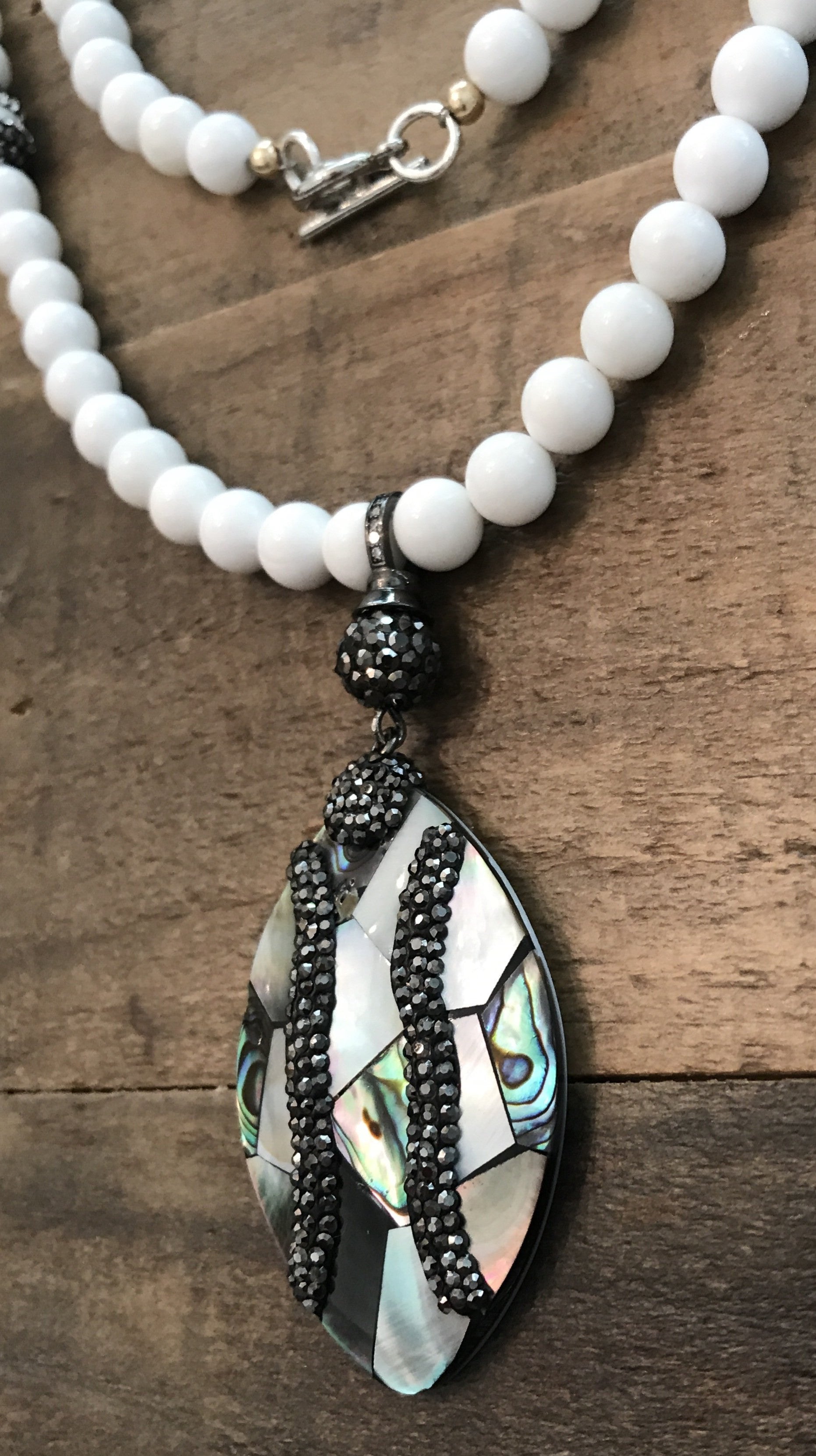 Crystal Dipped Abalone n’ Pearl NeckGarland