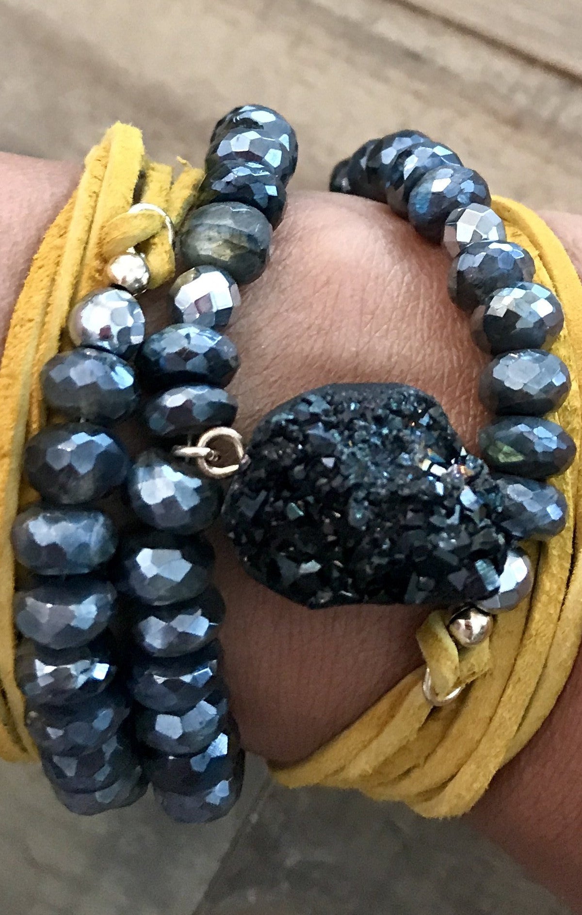 Black n’ Blue Ice Strand