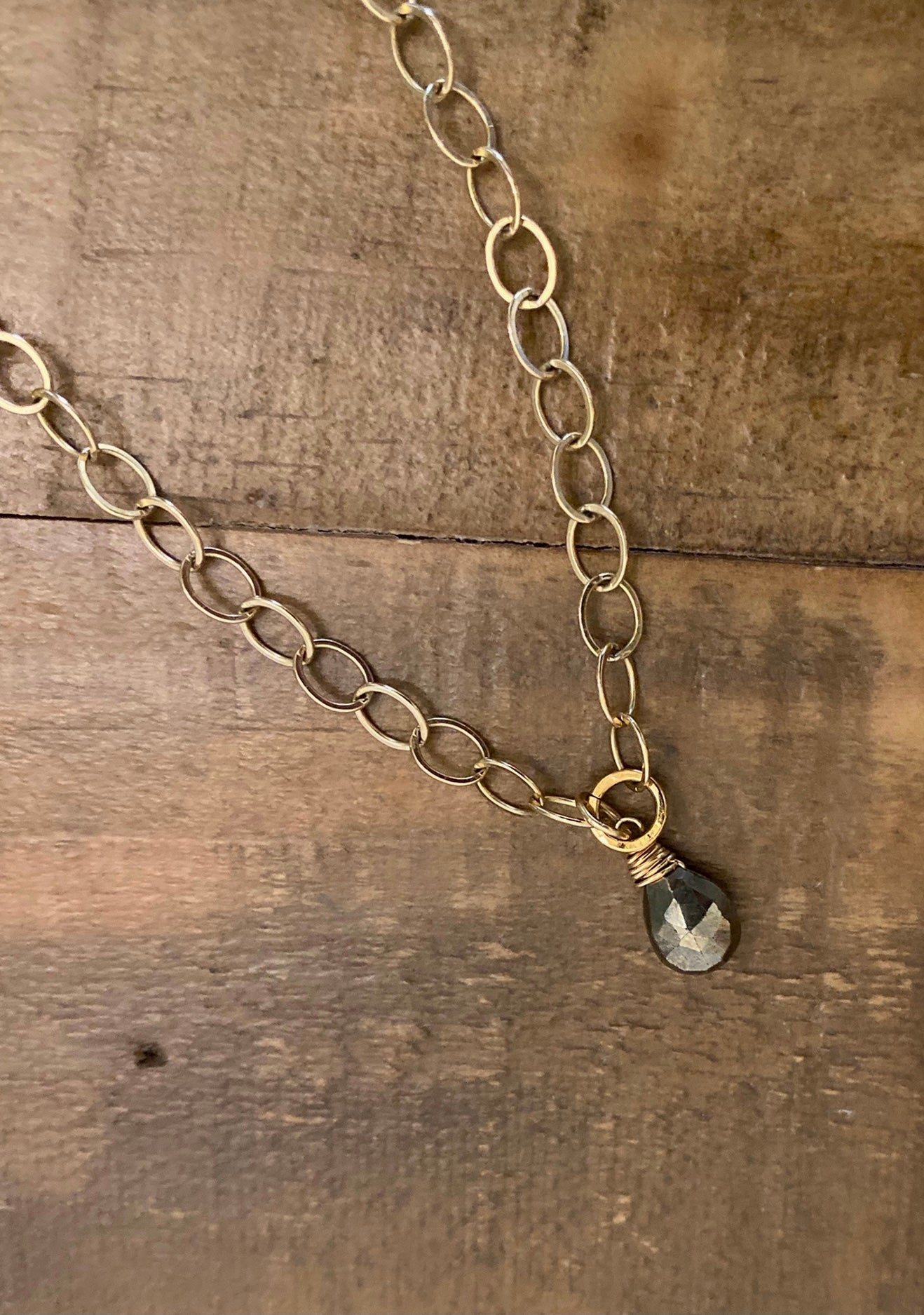GP Signature Spike Neck Garland