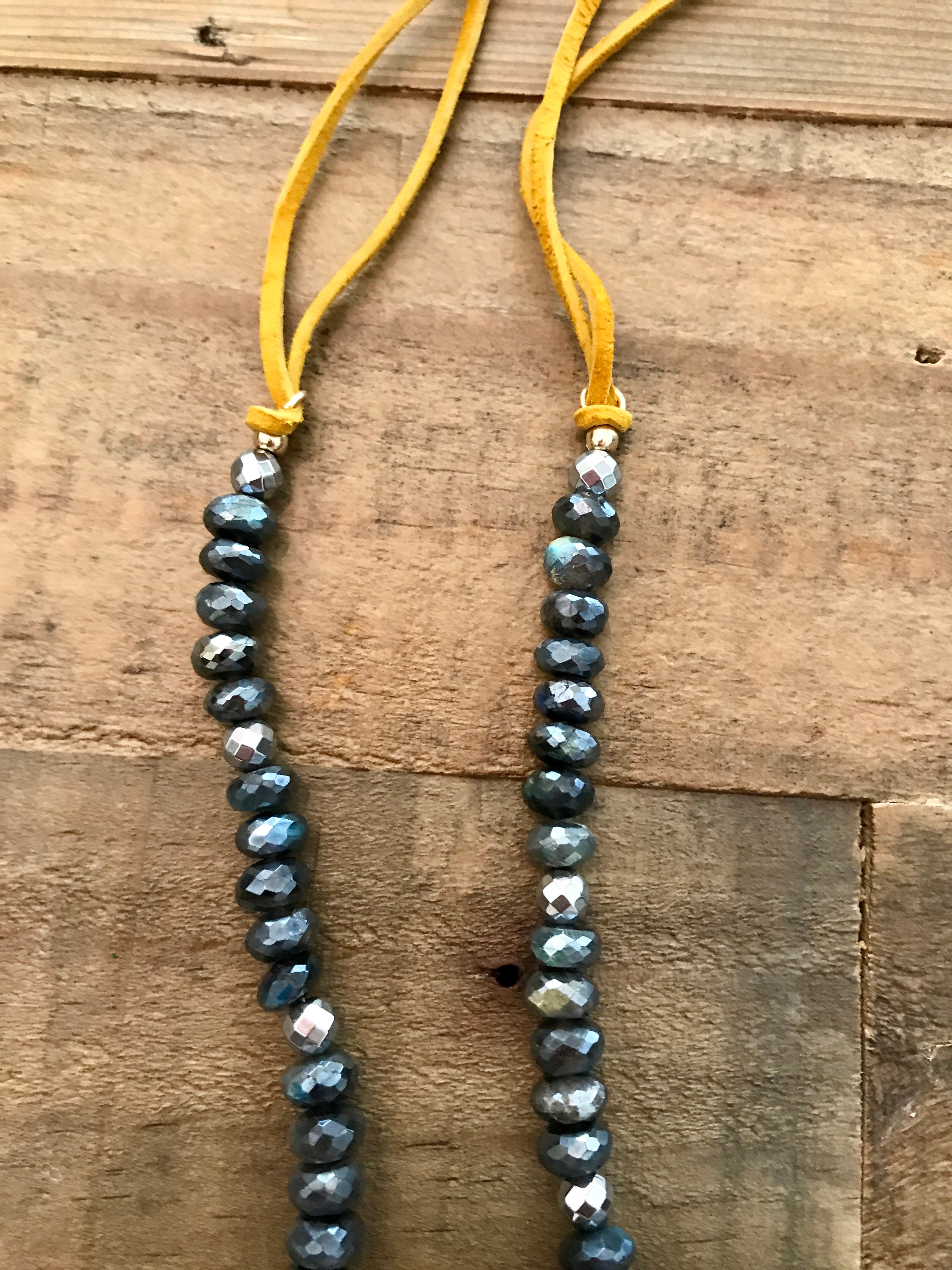 Black n’ Blue Ice Strand