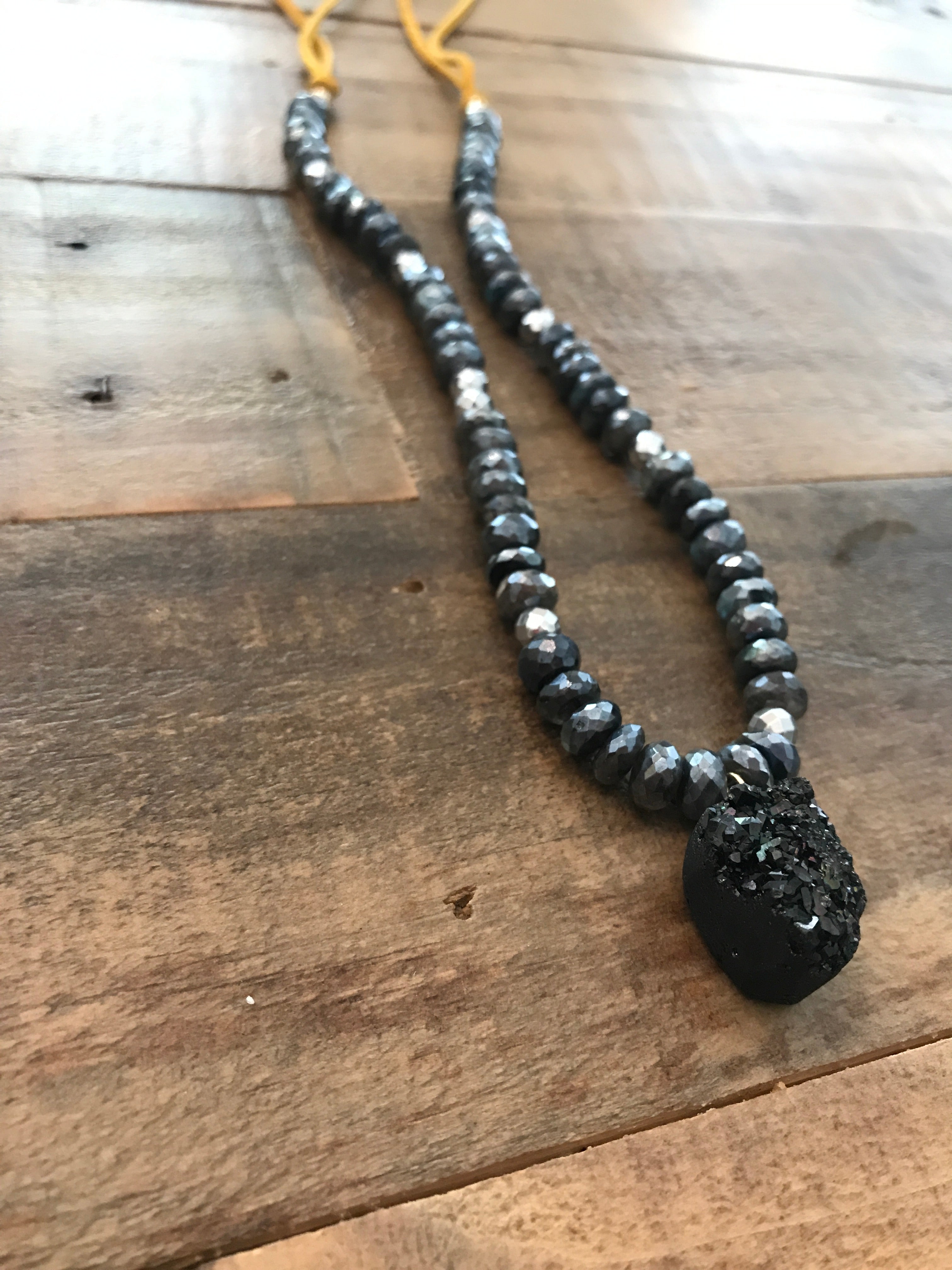 Black n’ Blue Ice Strand