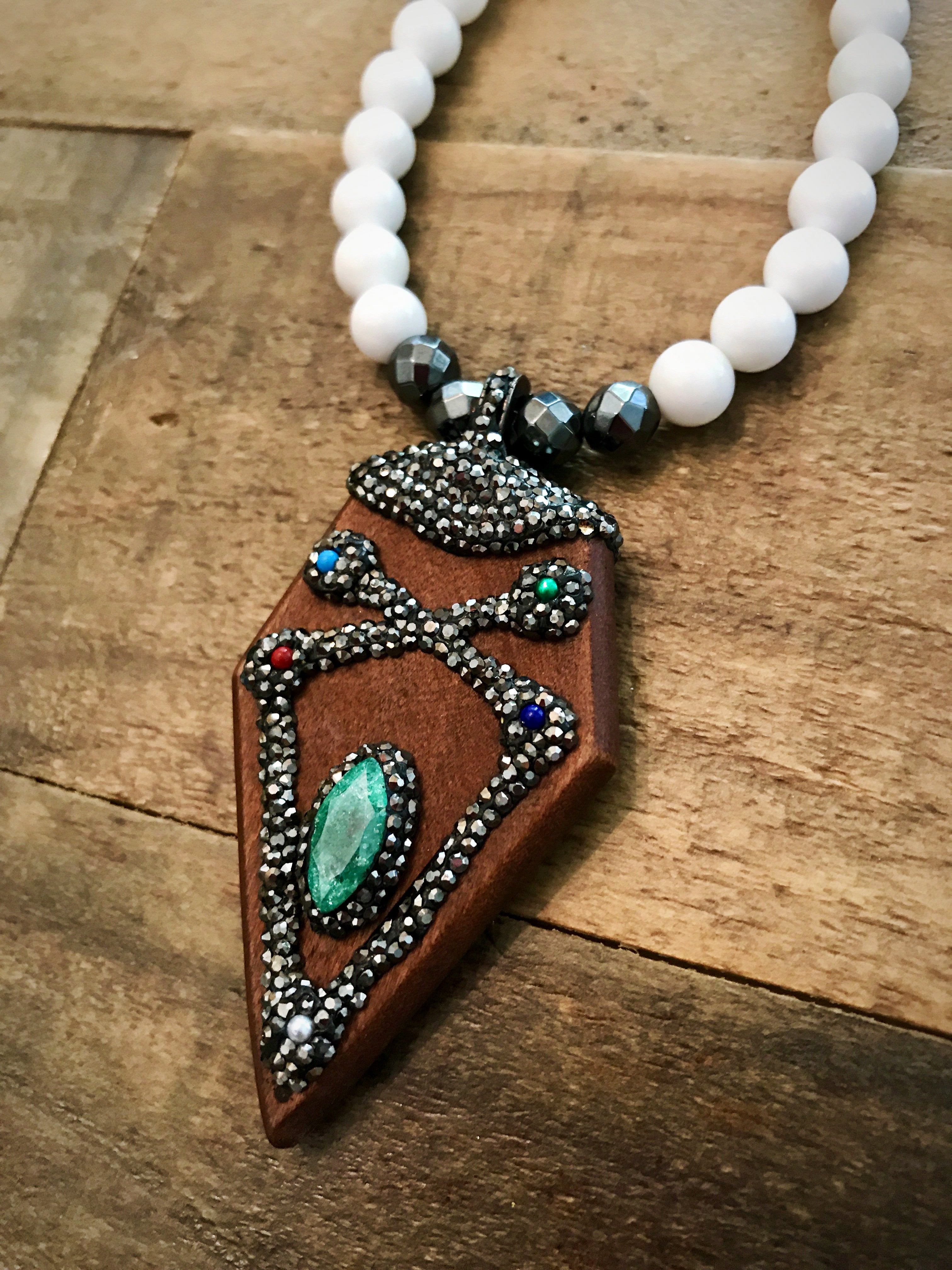 Scenic Woods n’ Turquoise NeckGarland