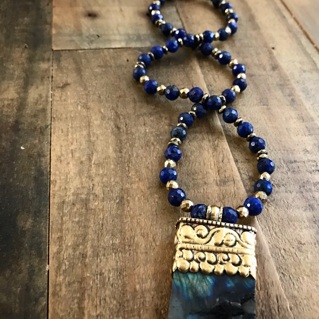 Lab n’ Relic NeckGarland