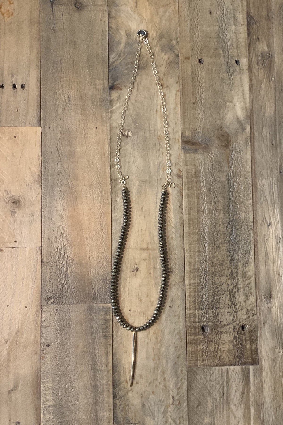 GP Signature Spike Neck Garland