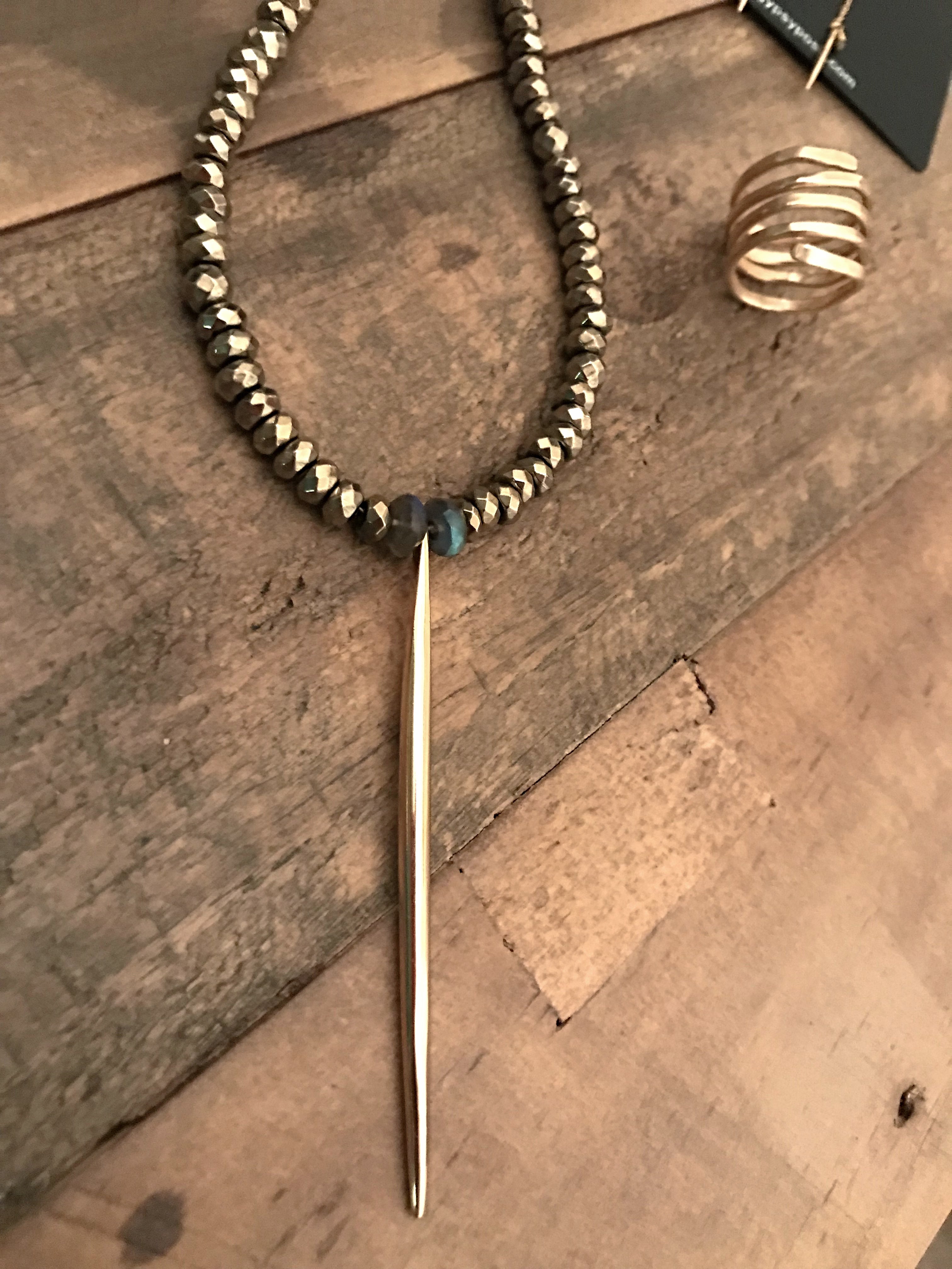 GP Signature Spike Neck Garland