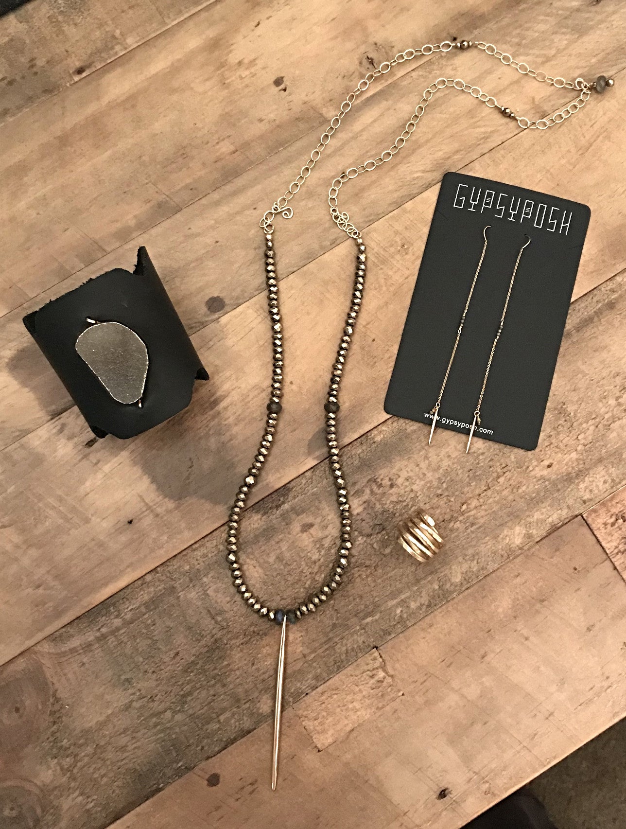GP Signature Spike Neck Garland